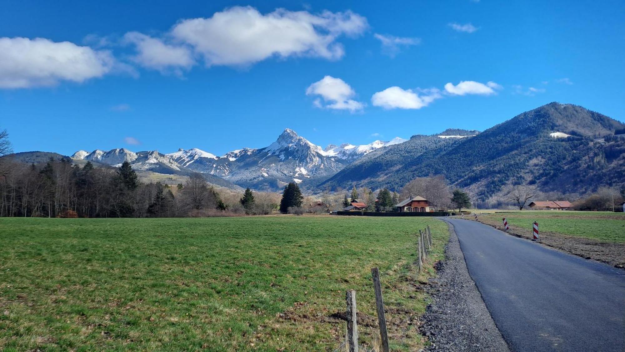 Maison D'Hotes Des Bassins D'Oche Saint-Paul-en-Chablais Exterior photo